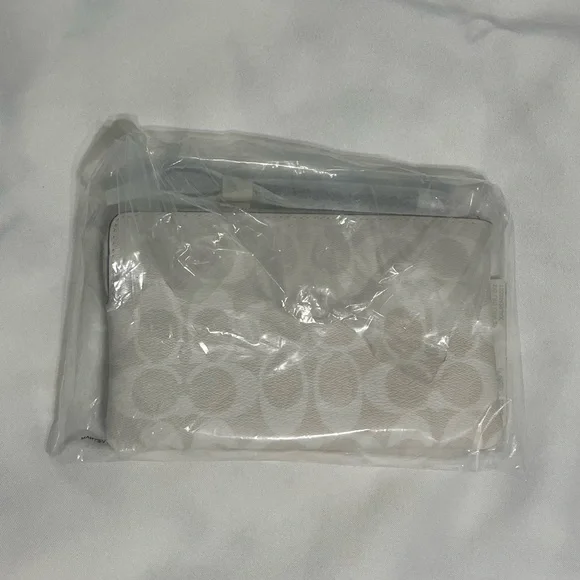 🟡 Coach Large Corner Zip Wristlet In Signature Canvas - Picture 4 of 4